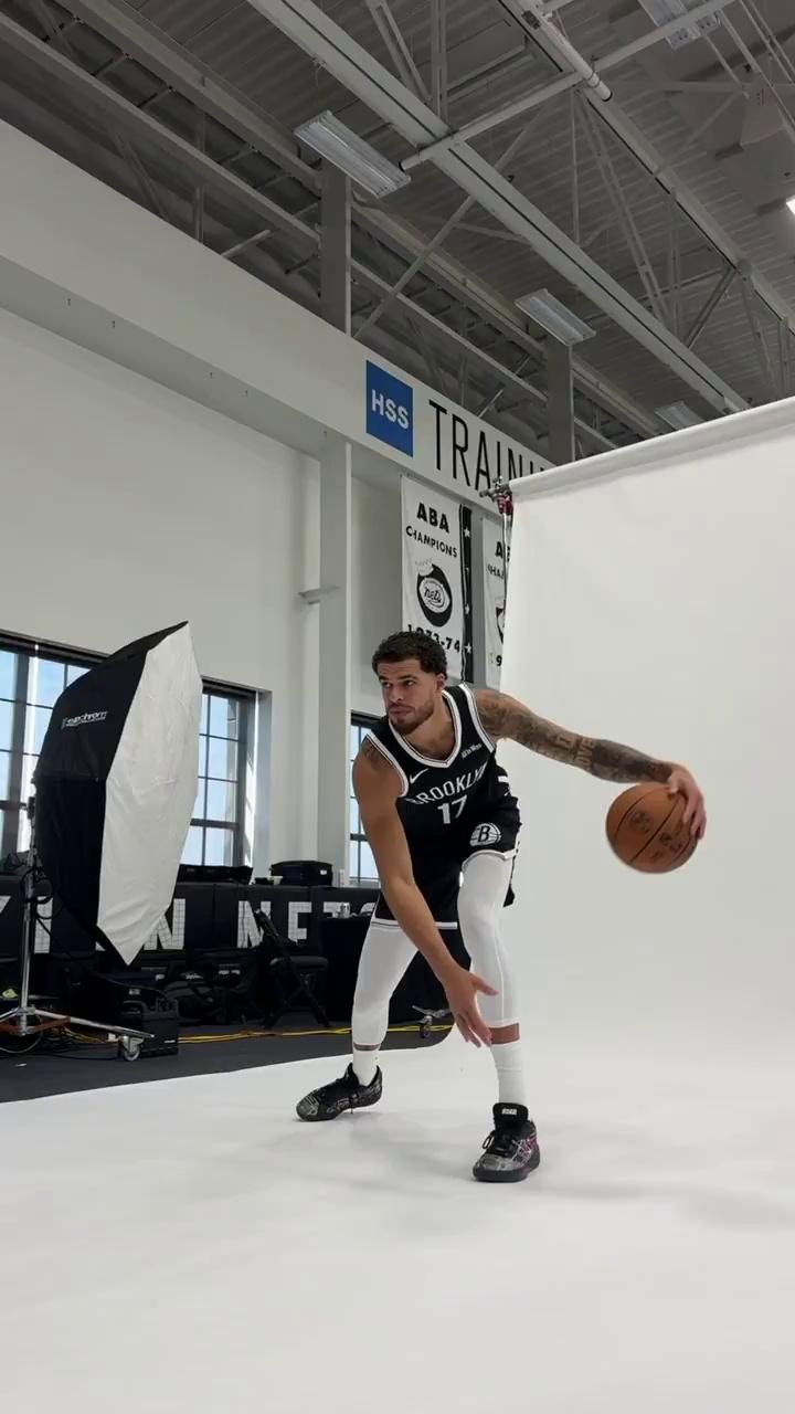 包含布鲁克林篮网发布备战花絮,国际比赛日队长鼓劲,NBA常规赛任务艰巨,轮换策略成焦点的词条 包含布鲁克林篮网发布备战花絮,国际比赛日队长鼓劲,NBA常规赛任务艰巨,轮换策略成焦点的词条