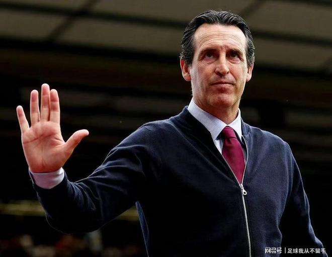 清晨体能课后;多特蒙德强势反弹备战亚冠;信心回归;轮换策略成焦点 清晨体能课后;多特蒙德强势反弹备战亚冠;信心回归;轮换策略成焦点